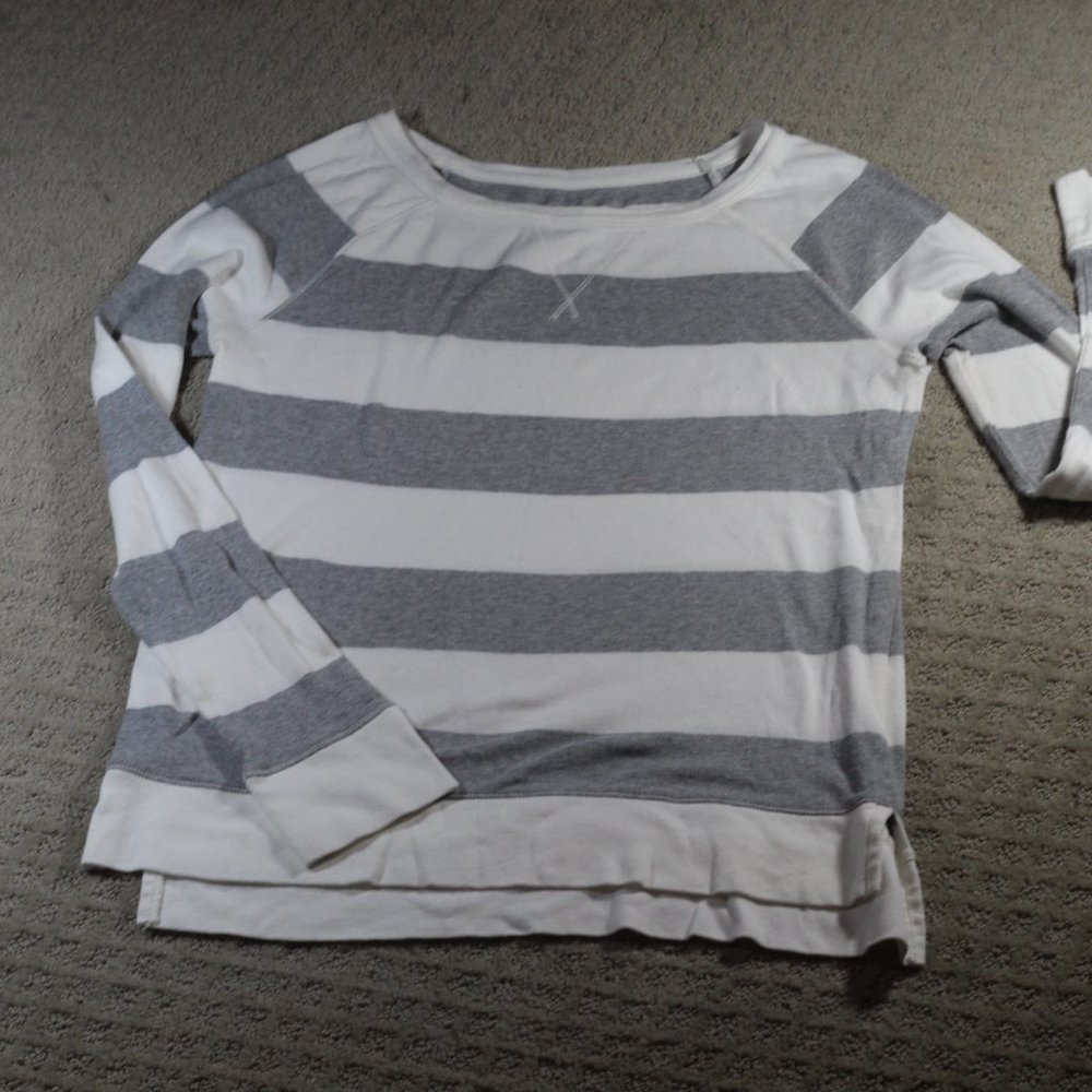 The Limited Size M Grey & White Striped Long Sleeve Knit Shirt